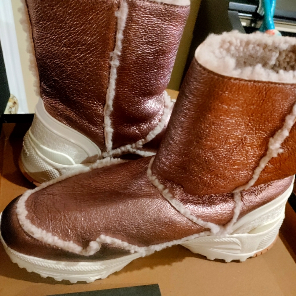 NWB Coach Portia Pink Metallic Shearling-Lined Boots. Retail:$225 - Picture 2 of 16
